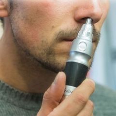 Coupe poils du nez et des oreilles - Identités