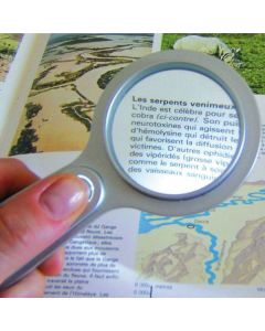 Petite loupe éclairante Eco - Identités