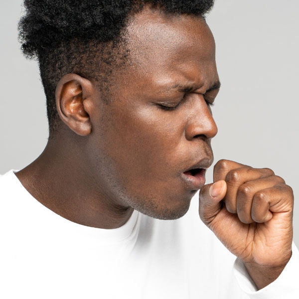 Tuberculose : Quels sont ses symptômes, ses causes, et comment s’en protéger ?