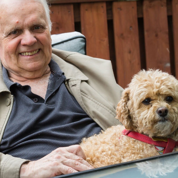 Est-il bon pour les personnes âgées d’avoir des animaux de compagnie ?