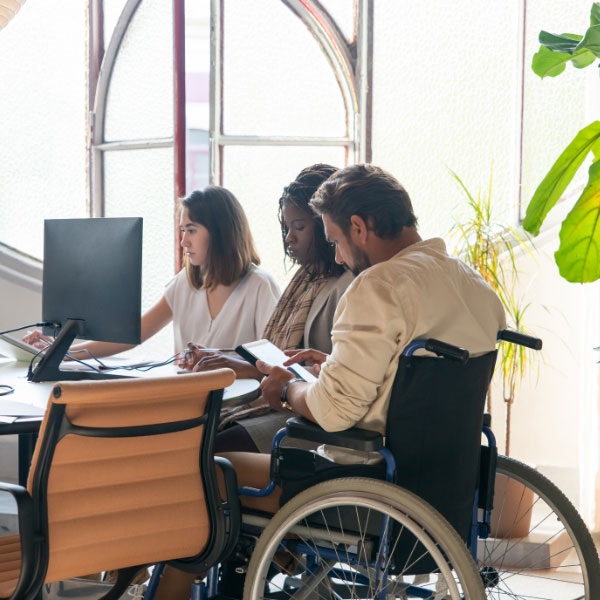  Qui sont les personnes reconnues travailleurs handicapés et quels sont leurs droits ?