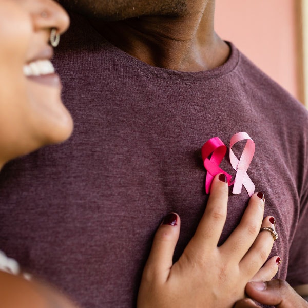 Octobre rose : création, symbole et sensibilisation